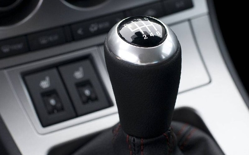 علت خلاص شدن دنده اتوماتیک حین حرکت چیست؟