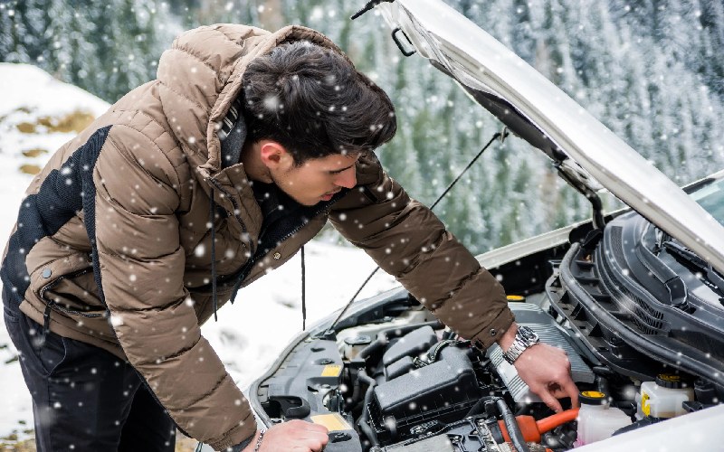 چرا گرم کردن طولانی خودرو به صورت درجا اشتباه است؟